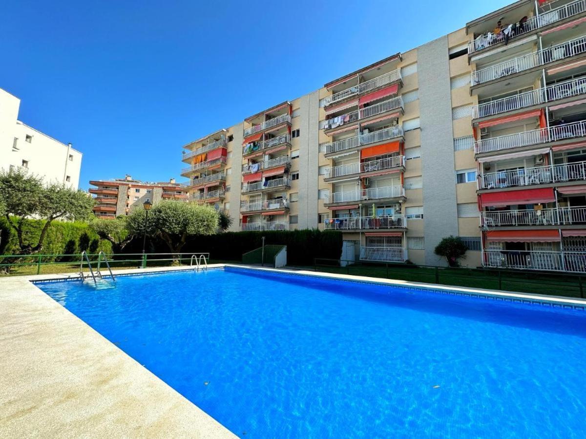 Center Con Piscina * Salou